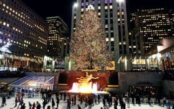 When does nyc start decorating for christmas 2018