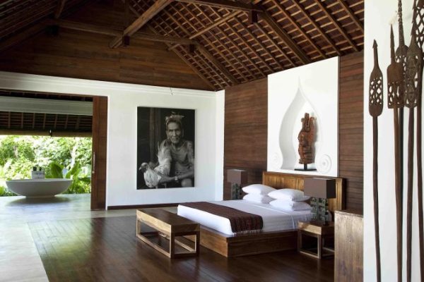 Desain tembok rumah stil bali minimalis